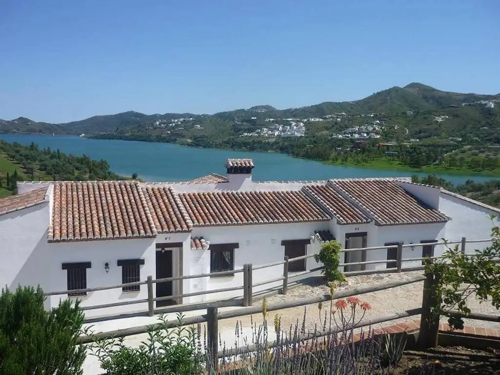 Bellissimi cottage per 4-6 persone direttamente sul lago Viñuelae