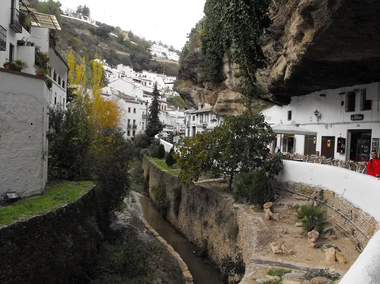 Strasse in Setenil de las Bodegas