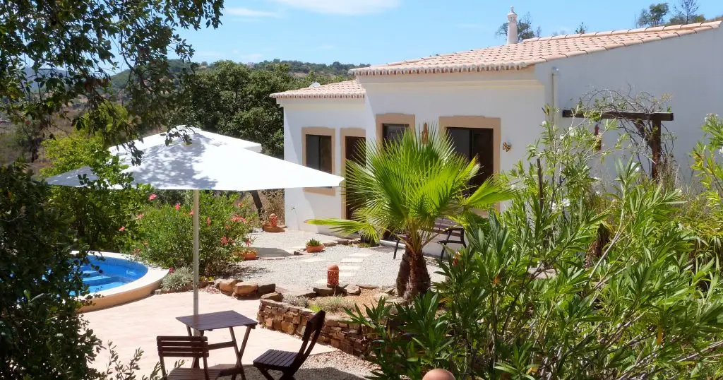 Quinta da Murteira: Cottage nella riserva naturale. Un paradiso per gli amanti della natura selvaggia, Quinta da Murteira, una proprietà di oltre tre ettari, sorge nel cuore di una riserva naturale, in una pace unica, lontano dalla folla di turisti