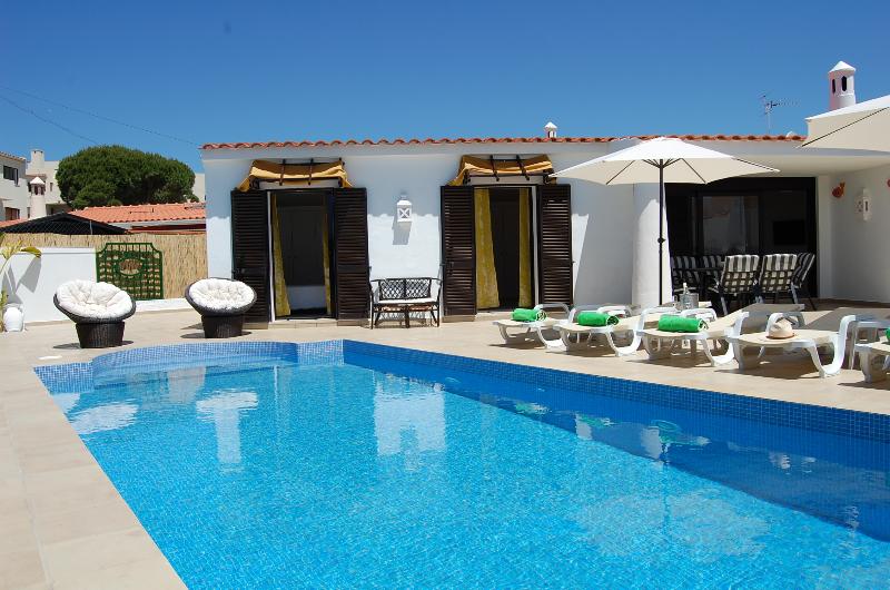 Amazing villas for 4-10 persone in perfect location on Oura beach, near Albufeira